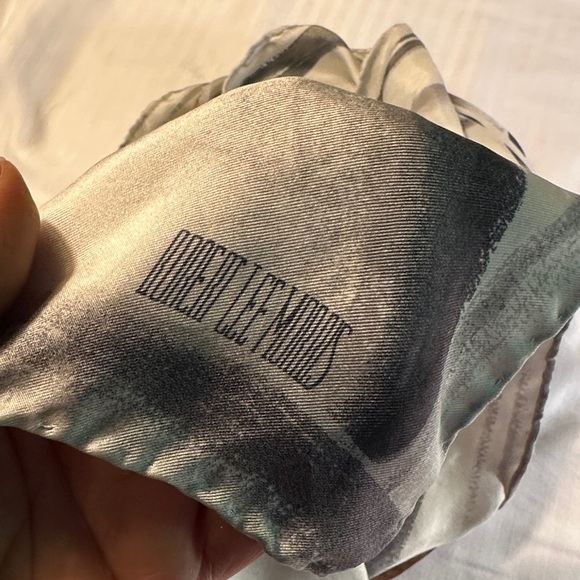 ROBERT LEE MORRIS 100% silk  Woman's Scarf in Cream, Brown & dark gray - Picture 2 of 12